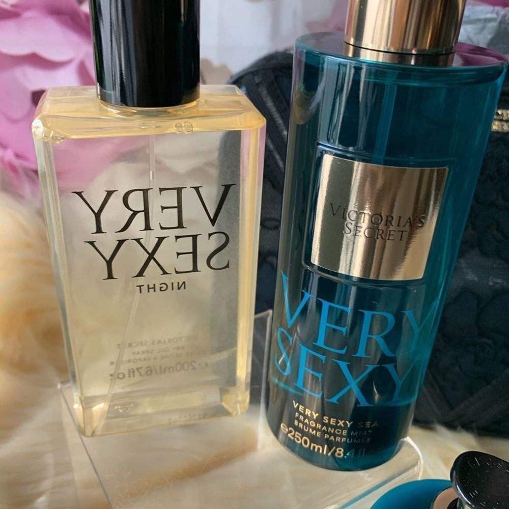 Victoria’s Secret Body Beauty Care + Beauty Bags - Picture 4 of 9